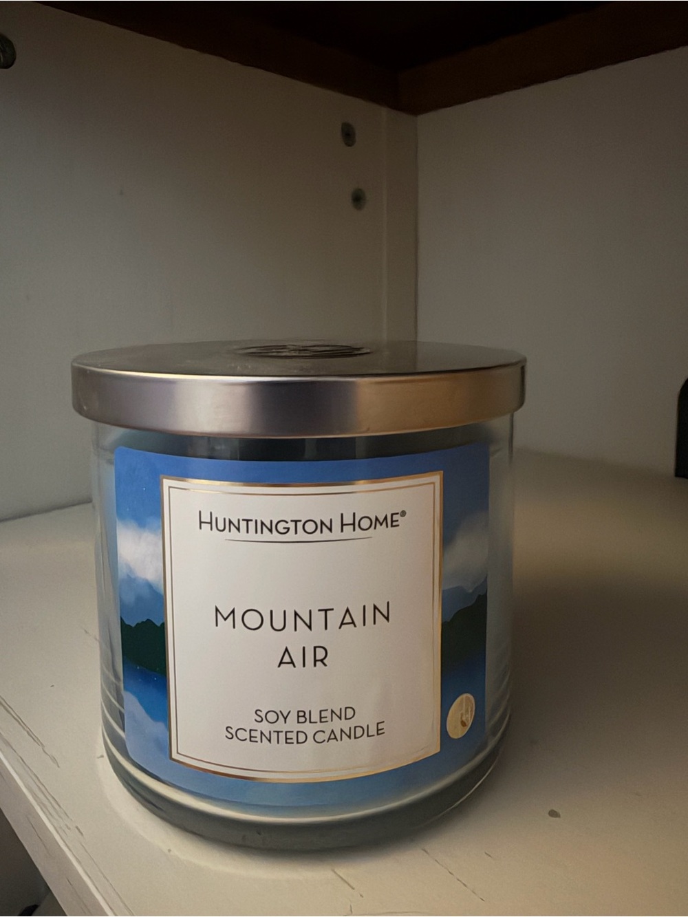 Huntington Home‎ Mountain Air Candle - Light Blue Label